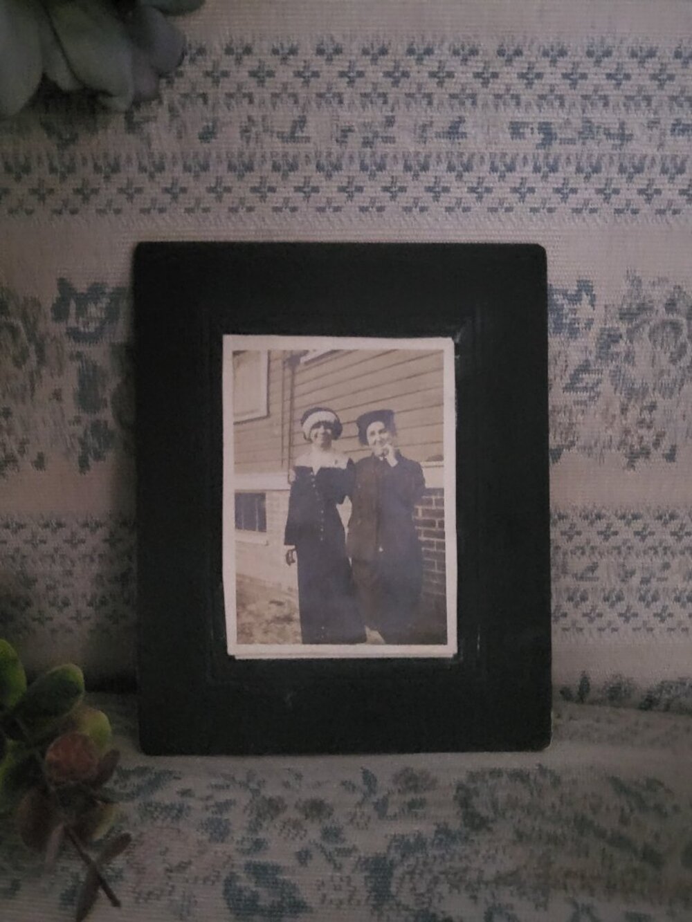 Antique 1910s Photo Vintage Women Fashion Portrait